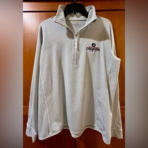 VINEYARD VINES ATLANTA BRAVES WORLD SERIES WINNERS 2021 HALF ZIP

SIZE LARGE